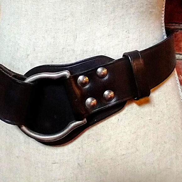 Chico's Accessories Chicos Black Leather Loop And Hook Belt With